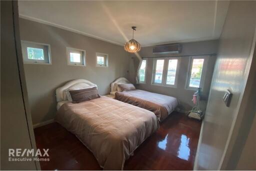 4-Story Corner Unit Townhouse with Stunning Views and Private Compound at Sukhumvit 49 - For Sale