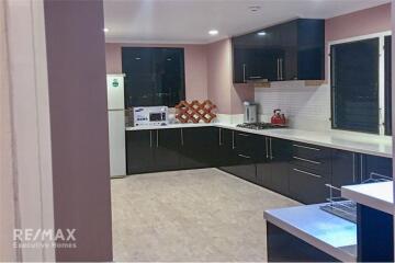 Spacious 3 Bed Pet Friendly Condo for Sale with Tenant  BTS Ekkamai Sukhumvit 63