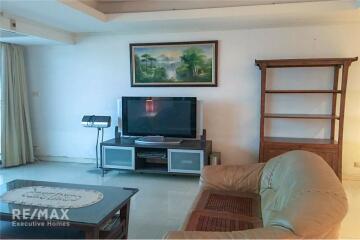 Spacious 3 Bed Pet Friendly Condo for Sale with Tenant  BTS Ekkamai Sukhumvit 63