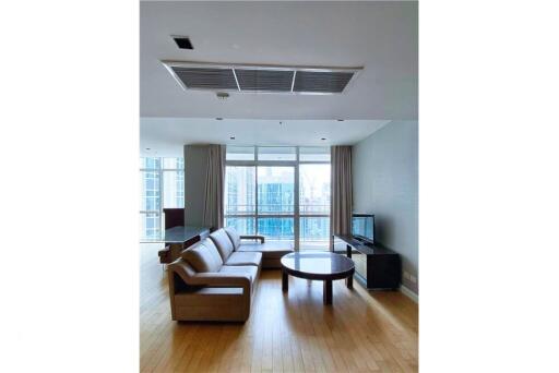 For Rent: Spacious 3-Bedroom High Floor Condo at Athenee Residence, 4 Mins Walk to BTS Phloen Chit