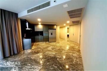 Luxurious Pet-Friendly Condo 10 Mins from BTS Phrom Phong at Ashton Residence 41