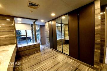 Luxurious Pet-Friendly Condo 10 Mins from BTS Phrom Phong at Ashton Residence 41