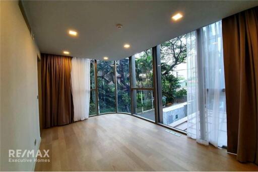 Luxurious Pet-Friendly Condo 10 Mins from BTS Phrom Phong at Ashton Residence 41