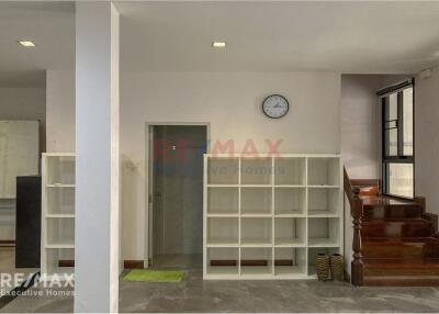 3 Bed Home Office for Rent in Prime Phrom Phong - Thonglor Townhouse