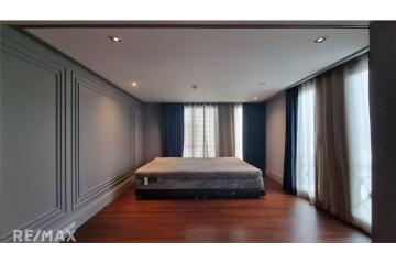 Luxurious 3-Bedroom Condo with Private Pool in Baan Lux Sathon - Special Price!