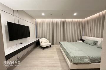 For Rent: Spacious 3-Bedroom Condo Unit at Nusasiri Grand, 1 Min Walk to BTS Ekkamai