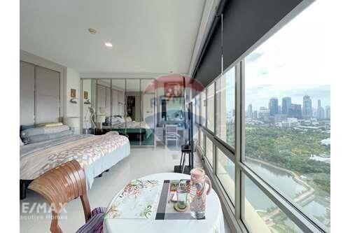 Luxurious Penthouse with Stunning BTS Asoke View