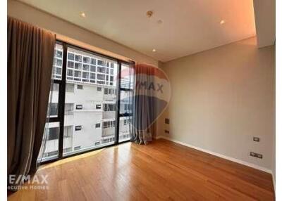 Magnificent Panoramic Views Condo  12 Mins to BTS Chit Lom  Near Lumpini Park