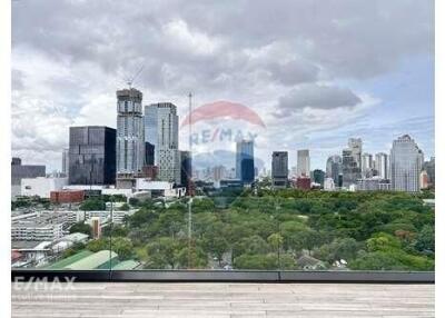 Magnificent Panoramic Views Condo  12 Mins to BTS Chit Lom  Near Lumpini Park