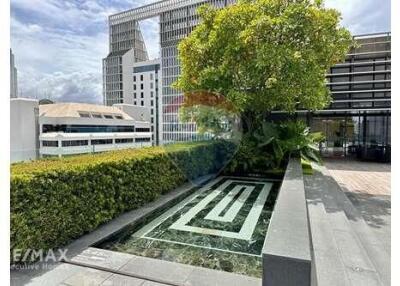 Magnificent Panoramic Views Condo  12 Mins to BTS Chit Lom  Near Lumpini Park