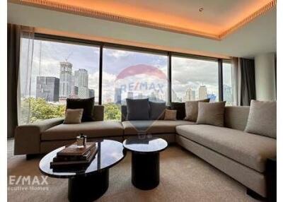 Magnificent Panoramic Views Condo  12 Mins to BTS Chit Lom  Near Lumpini Park