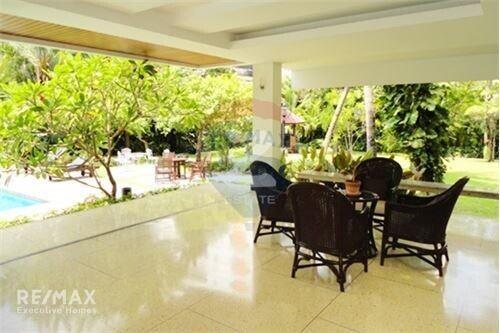 Pet Friendly 4 Bedroom Condo with Spacious Balcony in Sathorn Nanglinchee for Rent