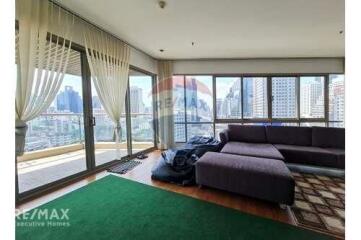 Pet-Friendly Condo with Stunning Park View  BKK City Center  BTS Asok 5 Mins Walk