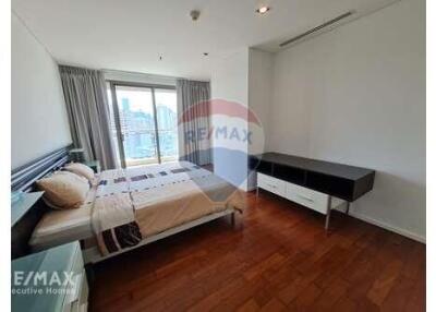 Pet-Friendly Condo with Stunning Park View  BKK City Center  BTS Asok 5 Mins Walk