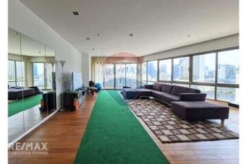 Pet-Friendly Condo with Stunning Park View  BKK City Center  BTS Asok 5 Mins Walk