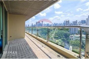 Pet-Friendly Condo with Stunning Park View  BKK City Center  BTS Asok 5 Mins Walk