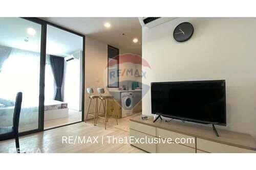 Spacious Condo for Sale near BTS Phloen Chit - Life One Wireless