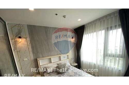 Spacious Condo for Sale near BTS Phloen Chit - Life One Wireless