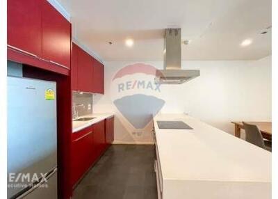 Pet-Friendly 2-Bedroom Condo Near BTS Asoke with Great View