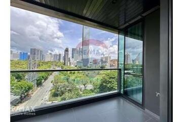 Luxurious Condo with Magnificent Panoramic Views of Lumpini Park, 12 Mins Walk to BTS Chit Lom