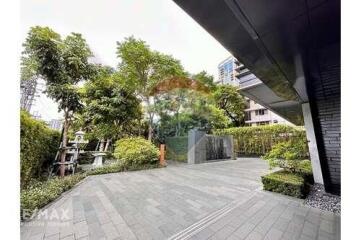 Luxurious Condo with Magnificent Panoramic Views of Lumpini Park, 12 Mins Walk to BTS Chit Lom