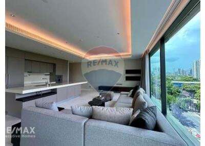 Luxurious Condo with Magnificent Panoramic Views of Lumpini Park, 12 Mins Walk to BTS Chit Lom