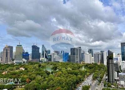 Luxurious Condo with Magnificent Panoramic Views of Lumpini Park, 12 Mins Walk to BTS Chit Lom