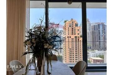 Luxurious Freehold Condo on Desirable Land Plot in Bangkok