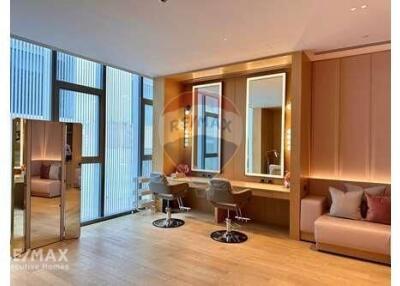 Luxurious Freehold Condo on Desirable Land Plot in Bangkok