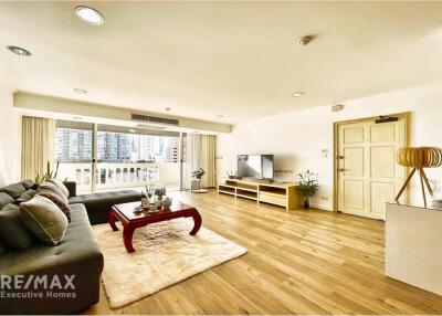 Pet Friendly 2 Bedroom Condo with Balcony in Sathorn