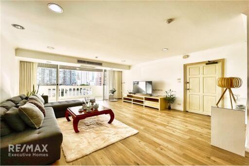 Pet Friendly 2 Bedroom Condo with Balcony in Sathorn