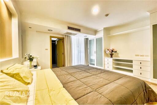 Pet Friendly 2 Bedroom Condo with Balcony in Sathorn