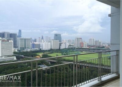 For Rent: Spacious 2-Bedroom Condo at Baan Rajprasong, 4 Mins Walk to BTS Ratchadamri