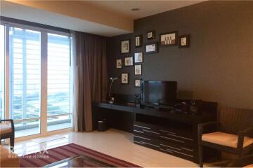 For Rent: Spacious 2-Bedroom Condo at Baan Rajprasong, 4 Mins Walk to BTS Ratchadamri