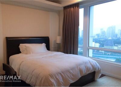 For Rent: Spacious 2-Bedroom Condo at Baan Rajprasong, 4 Mins Walk to BTS Ratchadamri