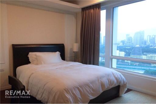 For Rent: Spacious 2-Bedroom Condo at Baan Rajprasong, 4 Mins Walk to BTS Ratchadamri