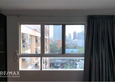 Affordable Condo with Ideal Location near MRT Phra Ram 9