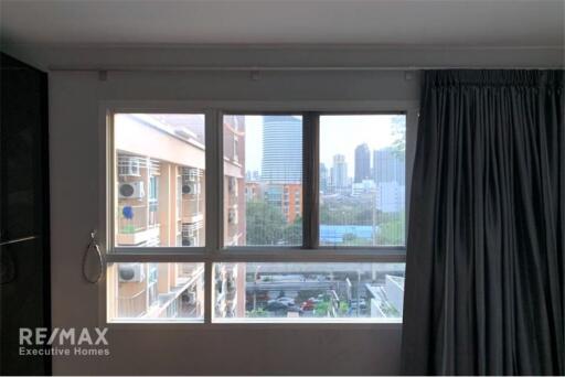 Affordable Condo with Ideal Location near MRT Phra Ram 9