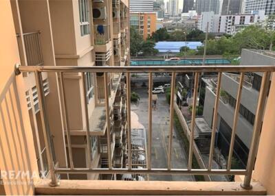 Affordable Condo with Ideal Location near MRT Phra Ram 9