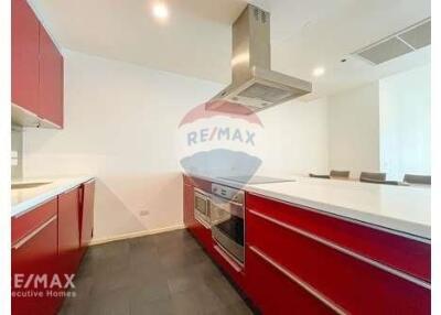 Pet-Friendly 2-Bedroom Condo Near BTS Asoke on Higher Floor