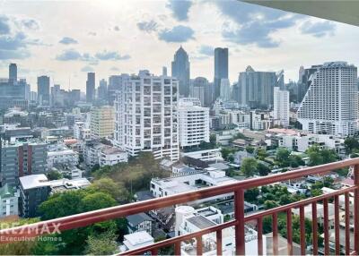 New 2-Bedroom Condo with Lake View Balcony near BTS Nana (9 Mins Walk)