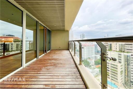 For Rent: Newly Renovated 2-Bedroom Condo with City View at The Lakes, 5 Mins Walk to BTS Asok