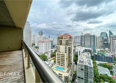 For Rent: Newly Renovated 2-Bedroom Condo with City View at The Lakes, 5 Mins Walk to BTS Asok