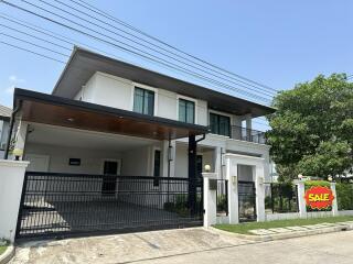 House for Sale at Setthasiri Pattanakarn