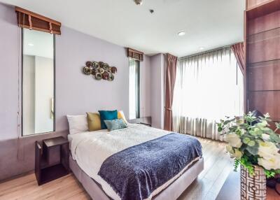 2-bedroom duplex condo for sale close to BTS Ratchathewi