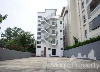 4 Floors Building For Rent in Town in Town, Wang Thonglang, Bangkok