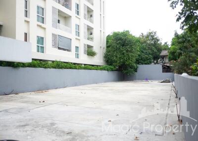 4 Floors Building For Rent in Town in Town, Wang Thonglang, Bangkok