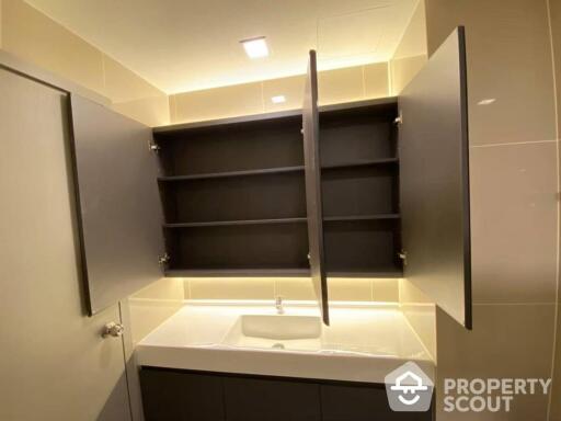 1-BR Condo at Ideo Sathorn-Wongwian Yai near BTS Wongwian Yai