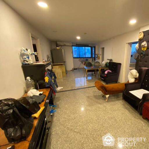 2-BR Condo at Srivara Mansion Condominium near MRT Thailand Cultural Centre