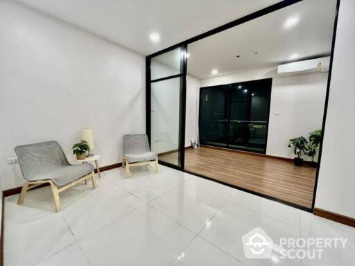 1-BR Condo at Supalai Premier Charoen Nakhon near BTS Krung Thon Buri